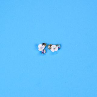 2 little flowers with rhinestones white