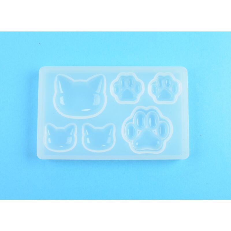 silicone mold cat heads and paws, 2,45 €