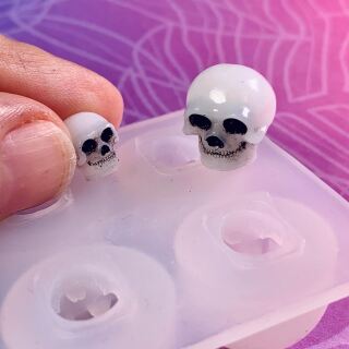 silicone mold human skull, 3,35 €